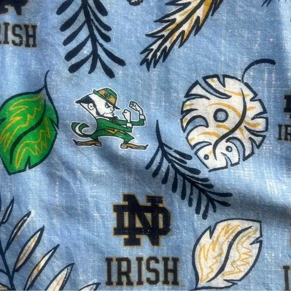 Notre Dame Fighting Irish Tropical Floral Men’s Shirt - Picture 3 of 7